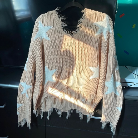 Distressed cream and white star sweater size medium - Picture 1 of 4